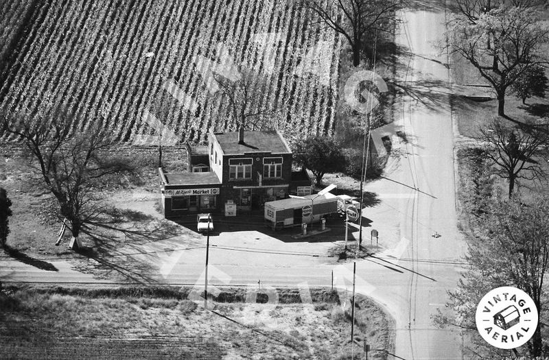 McKenzie Market (Gulf Gas Station)